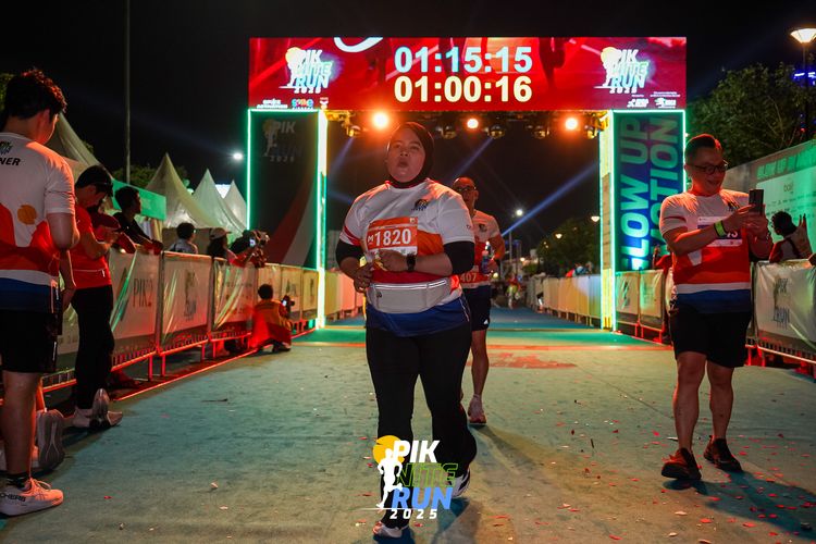 Race photo from PIK NITE RUN 2025