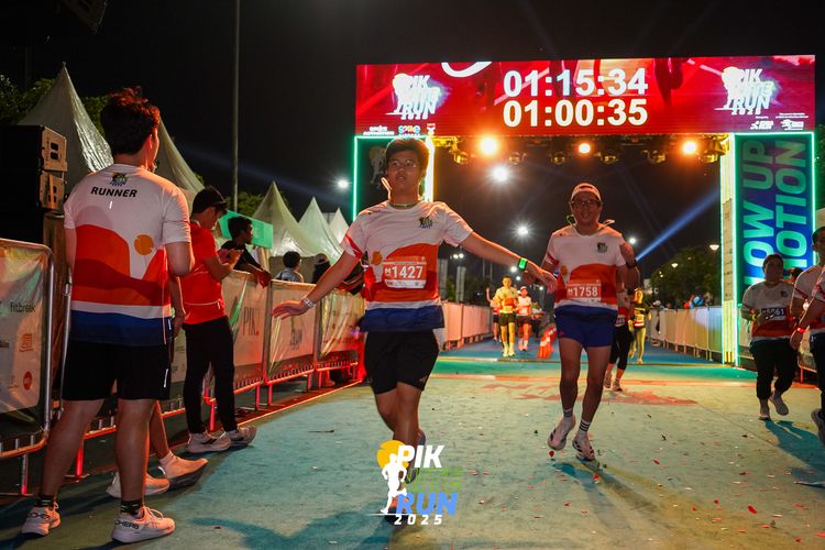 Race photo from PIK NITE RUN 2025
