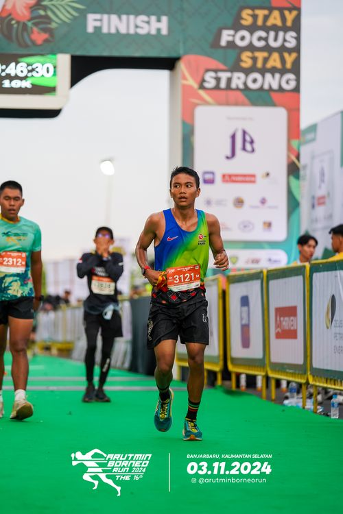 Race photo from Arutmin Borneo Run 2024