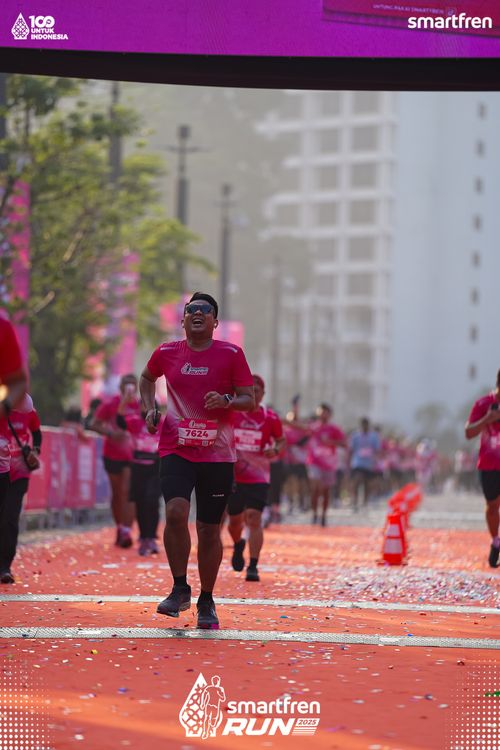 Race photo from Smartfren Run 2025 
