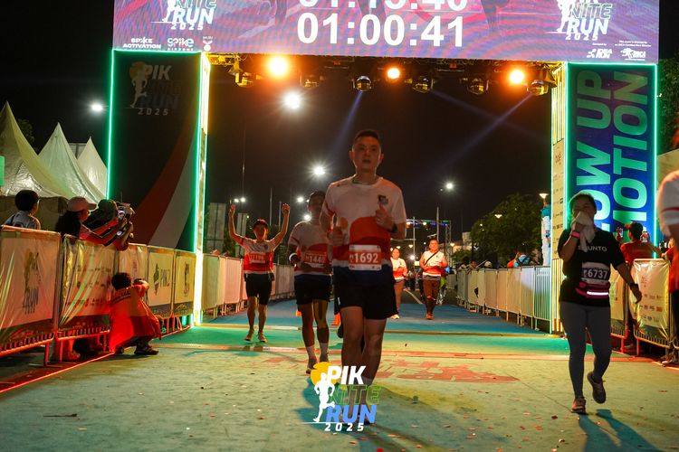 Race photo from PIK NITE RUN 2025