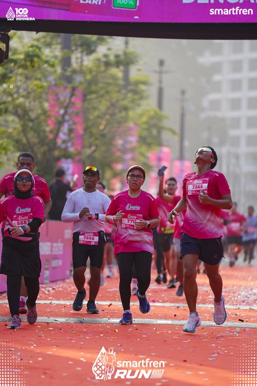 Race photo from Smartfren Run 2025 