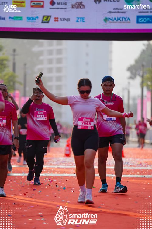 Race photo from Smartfren Run 2025 