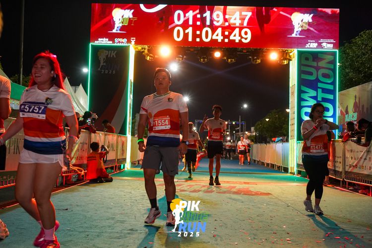 Race photo from PIK NITE RUN 2025