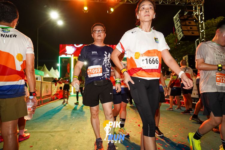 Race photo from PIK NITE RUN 2025