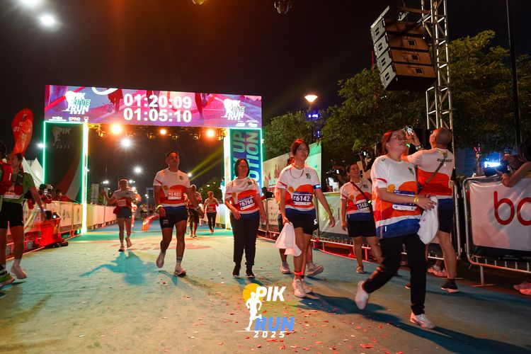 Race photo from PIK NITE RUN 2025