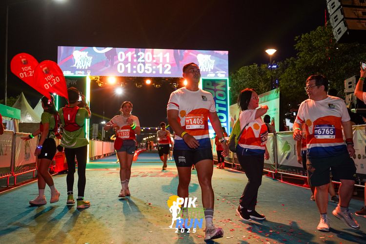 Race photo from PIK NITE RUN 2025