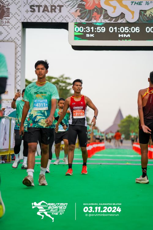 Race photo from Arutmin Borneo Run 2024