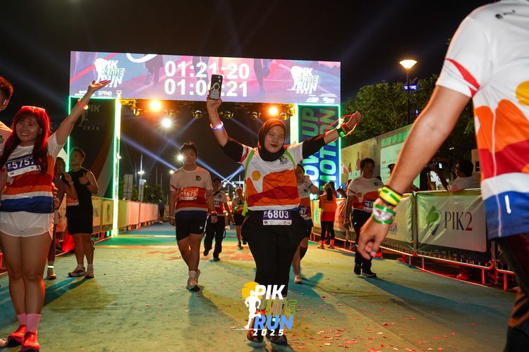 Race photo from PIK NITE RUN 2025