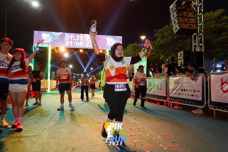 Race photo from PIK NITE RUN 2025