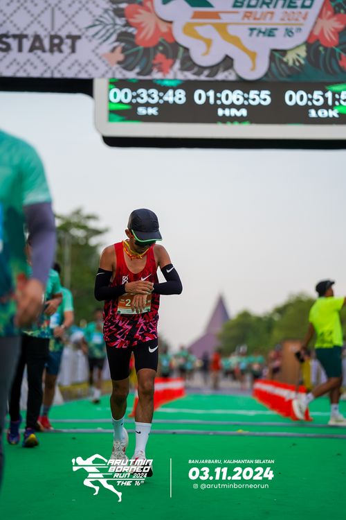 Race photo from Arutmin Borneo Run 2024