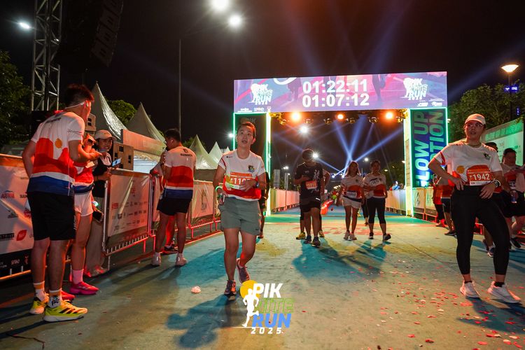 Race photo from PIK NITE RUN 2025