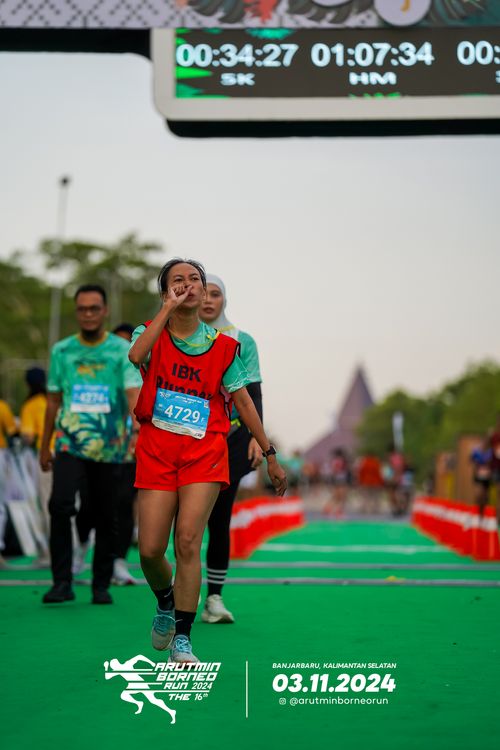 Race photo from Arutmin Borneo Run 2024