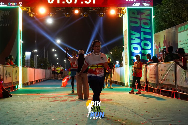 Race photo from PIK NITE RUN 2025