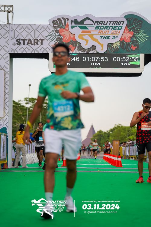 Race photo from Arutmin Borneo Run 2024