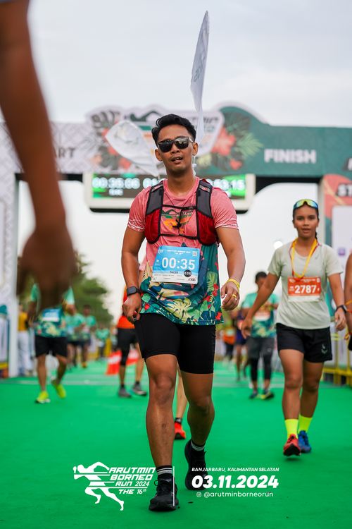 Race photo from Arutmin Borneo Run 2024