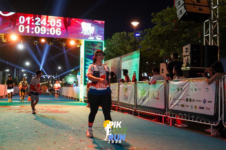 Race photo from PIK NITE RUN 2025
