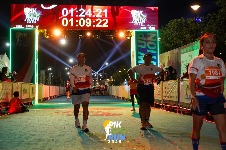 Race photo from PIK NITE RUN 2025