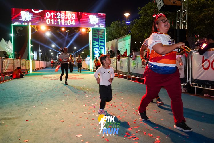 Race photo from PIK NITE RUN 2025