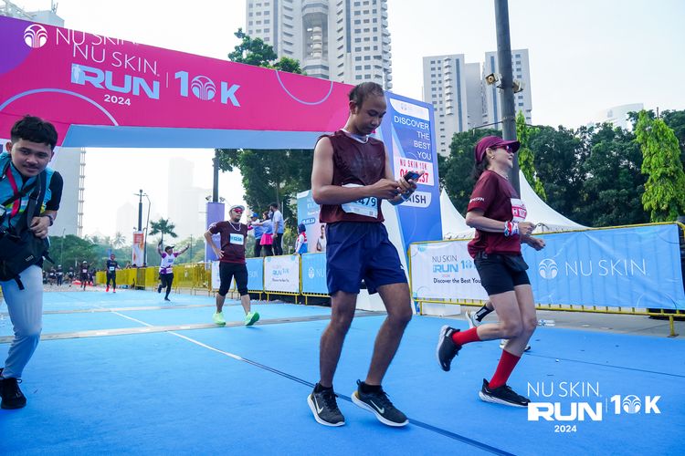 Race photo from Nu Skin Run 10K