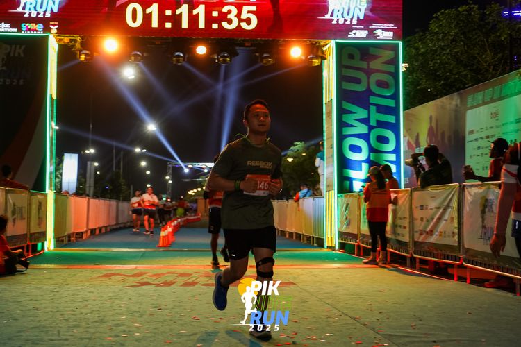 Race photo from PIK NITE RUN 2025