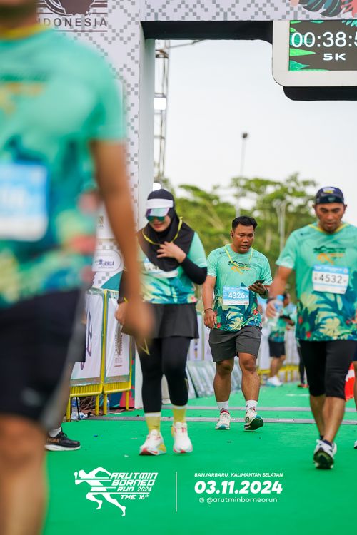 Race photo from Arutmin Borneo Run 2024