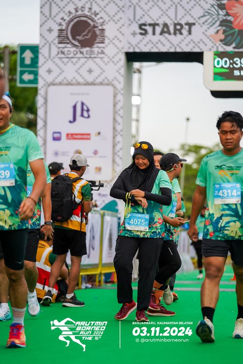 Race photo from Arutmin Borneo Run 2024