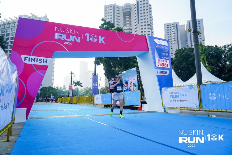 Race photo from Nu Skin Run 10K