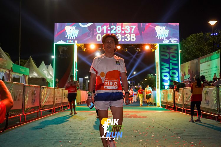 Race photo from PIK NITE RUN 2025