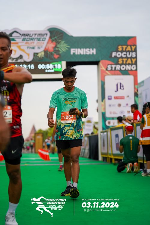 Race photo from Arutmin Borneo Run 2024