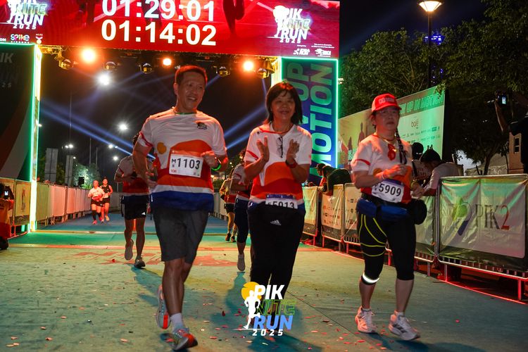 Race photo from PIK NITE RUN 2025