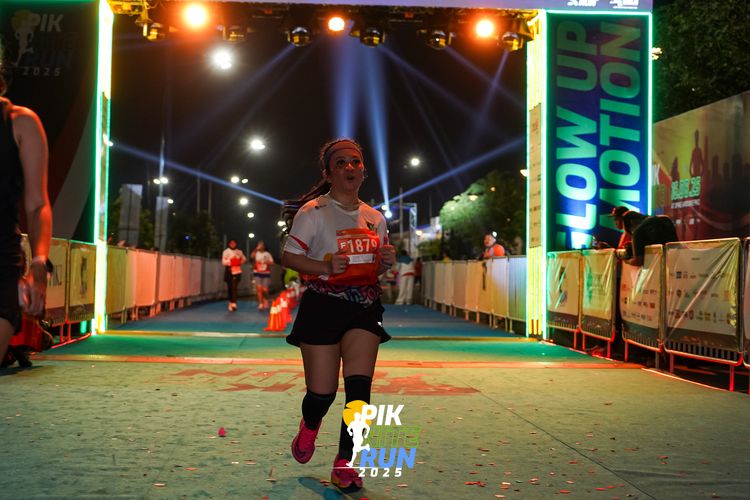Race photo from PIK NITE RUN 2025
