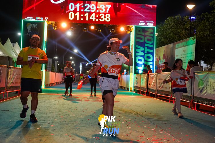 Race photo from PIK NITE RUN 2025
