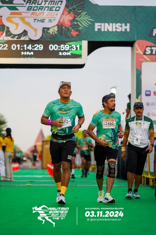 Race photo from Arutmin Borneo Run 2024