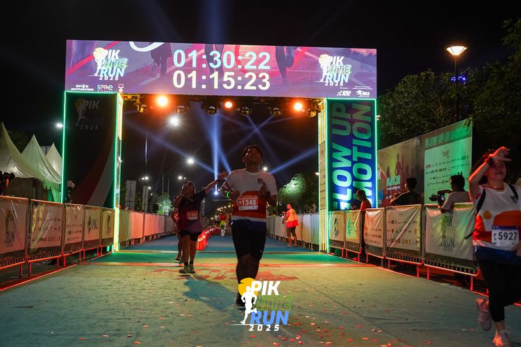 Race photo from PIK NITE RUN 2025