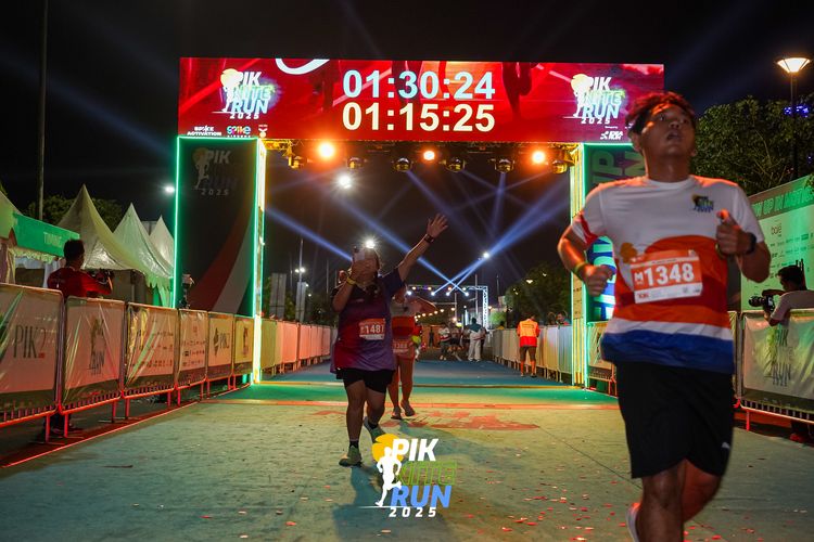 Race photo from PIK NITE RUN 2025