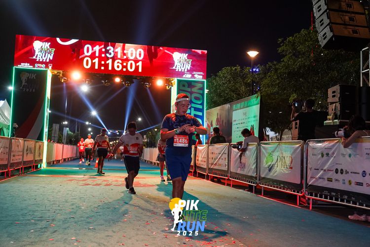 Race photo from PIK NITE RUN 2025