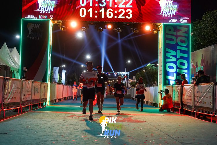 Race photo from PIK NITE RUN 2025