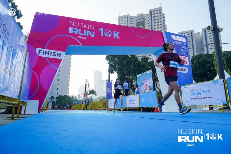 Race photo from Nu Skin Run 10K