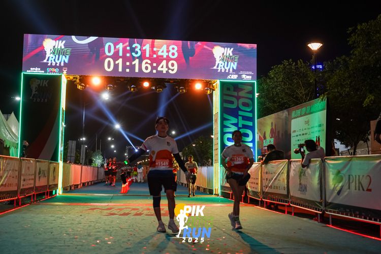 Race photo from PIK NITE RUN 2025