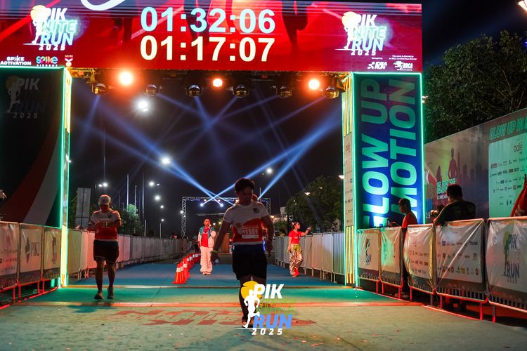 Race photo from PIK NITE RUN 2025