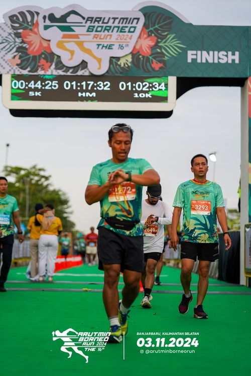 Race photo from Arutmin Borneo Run 2024
