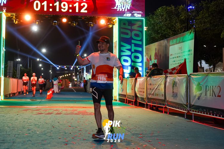 Race photo from PIK NITE RUN 2025