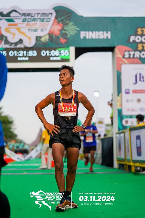 Race photo from Arutmin Borneo Run 2024