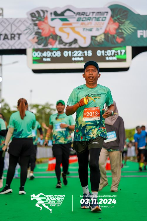 Race photo from Arutmin Borneo Run 2024