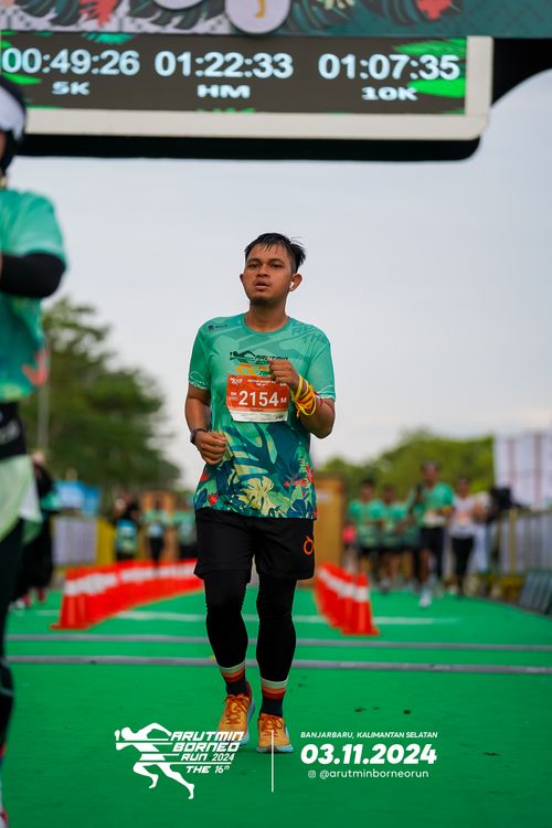 Race photo from Arutmin Borneo Run 2024