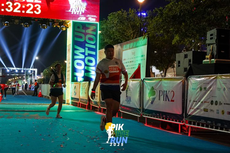 Race photo from PIK NITE RUN 2025