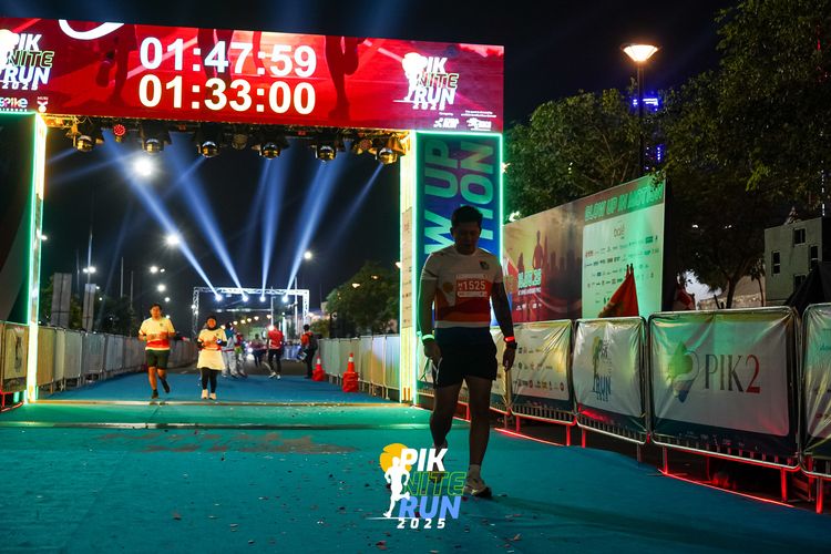 Race photo from PIK NITE RUN 2025