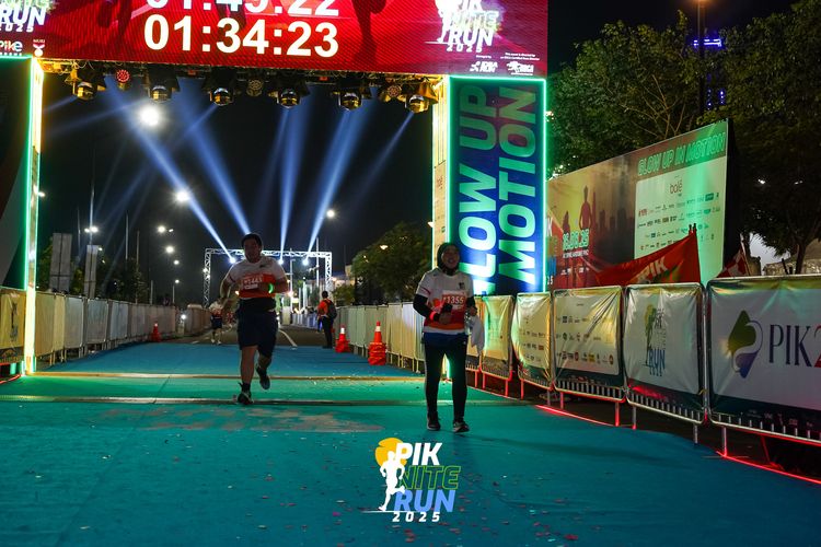 Race photo from PIK NITE RUN 2025