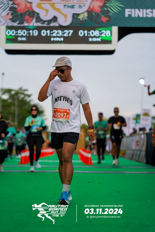 Race photo from Arutmin Borneo Run 2024